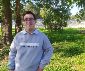 Francisco Rojas es alumnos del Programa de Transición a la Vida Adulta y Laboral