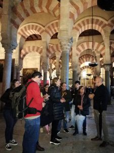 sebastián herrero explica la mezquita en comprometidos con el patrimonio